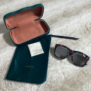 Gucci Sunglasses Original, comes with box.